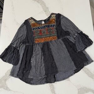 Young Threads Bohemian Patchwork Bell Sleeve Beaded Tunic Top Women’s Large Gray